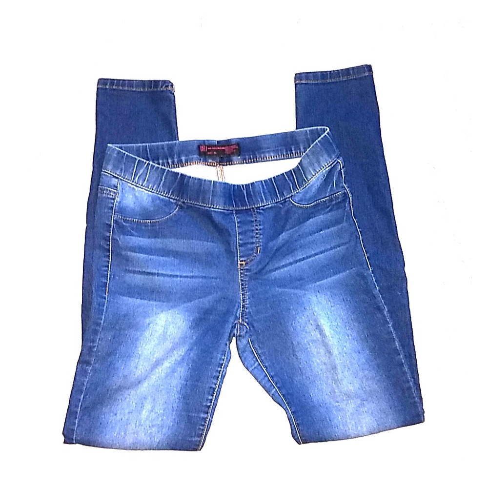 Stretchy jeggins that fit like a glove!
